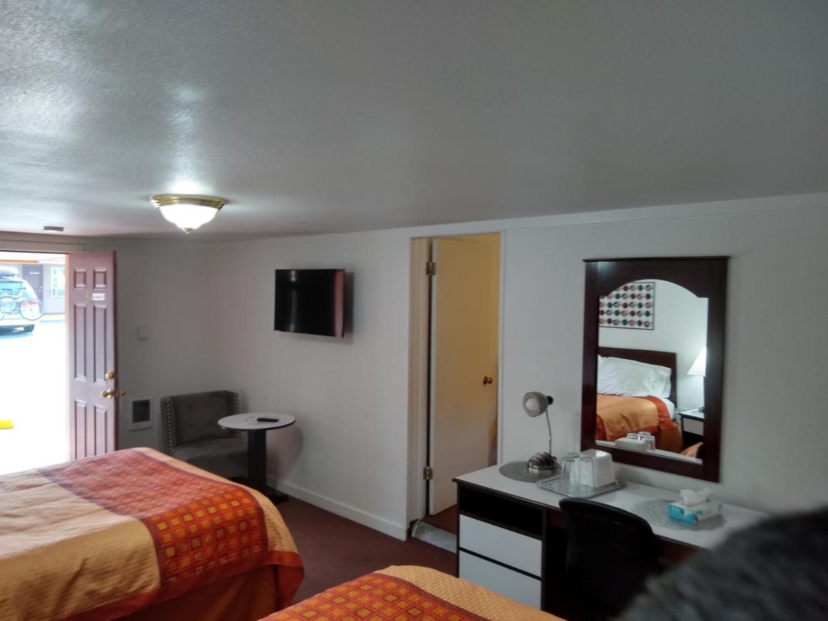 Holiday Motel Bend Εξωτερικό φωτογραφία