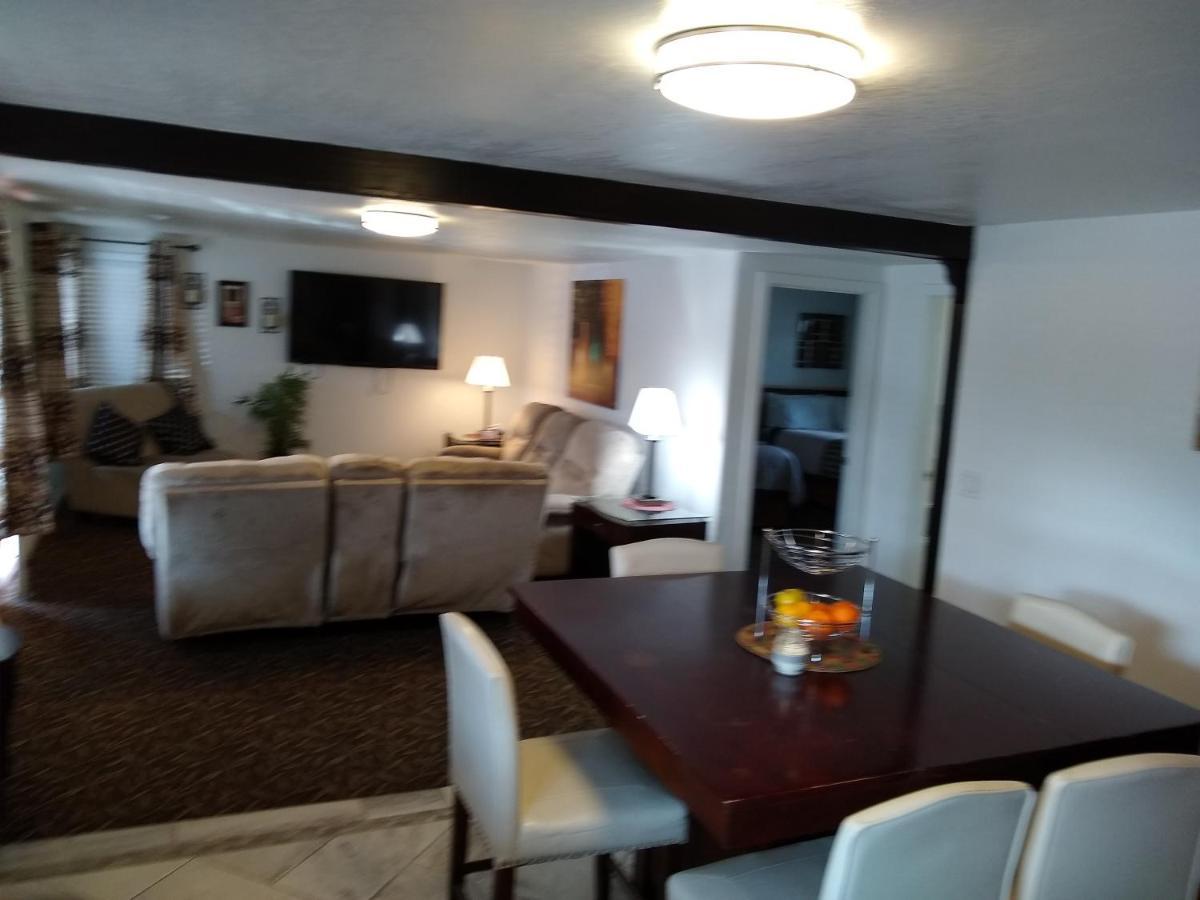 Holiday Motel Bend Εξωτερικό φωτογραφία