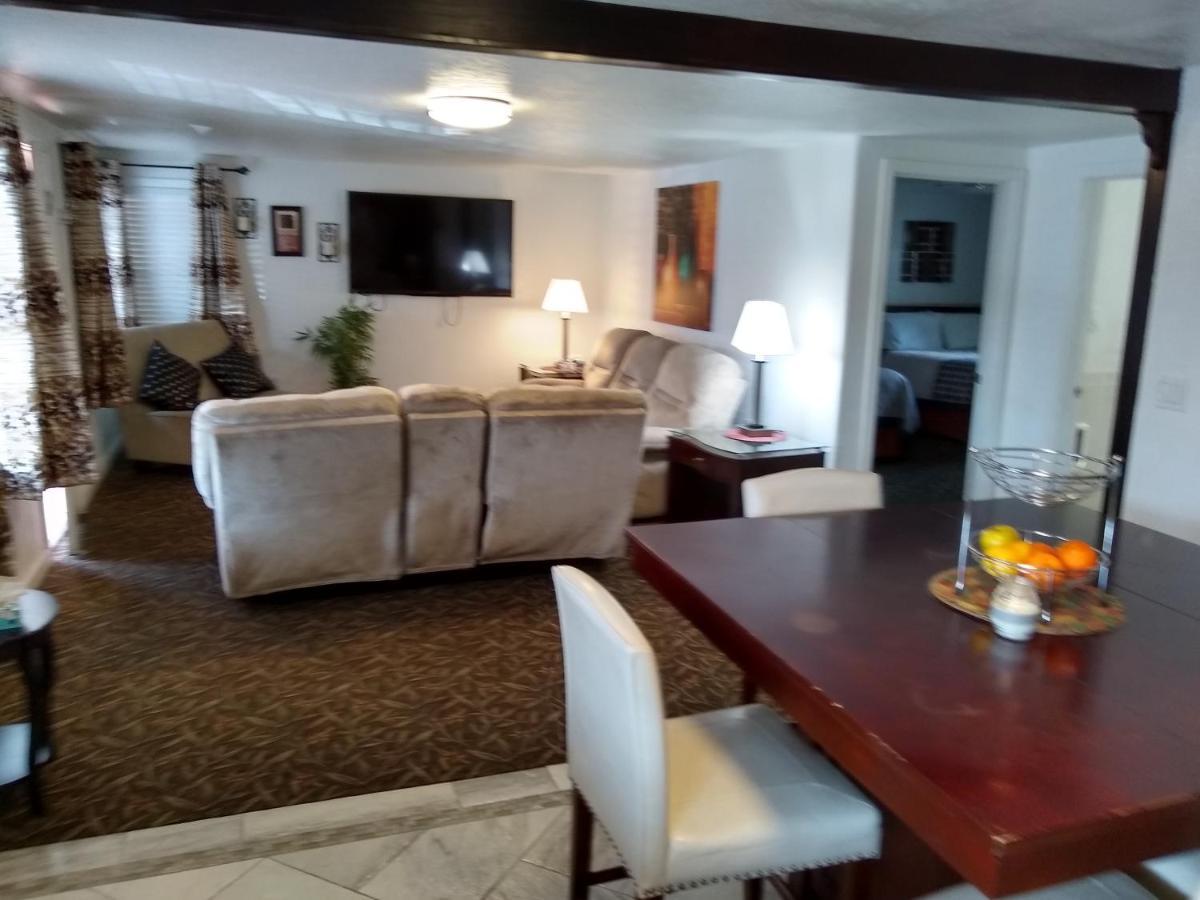 Holiday Motel Bend Εξωτερικό φωτογραφία