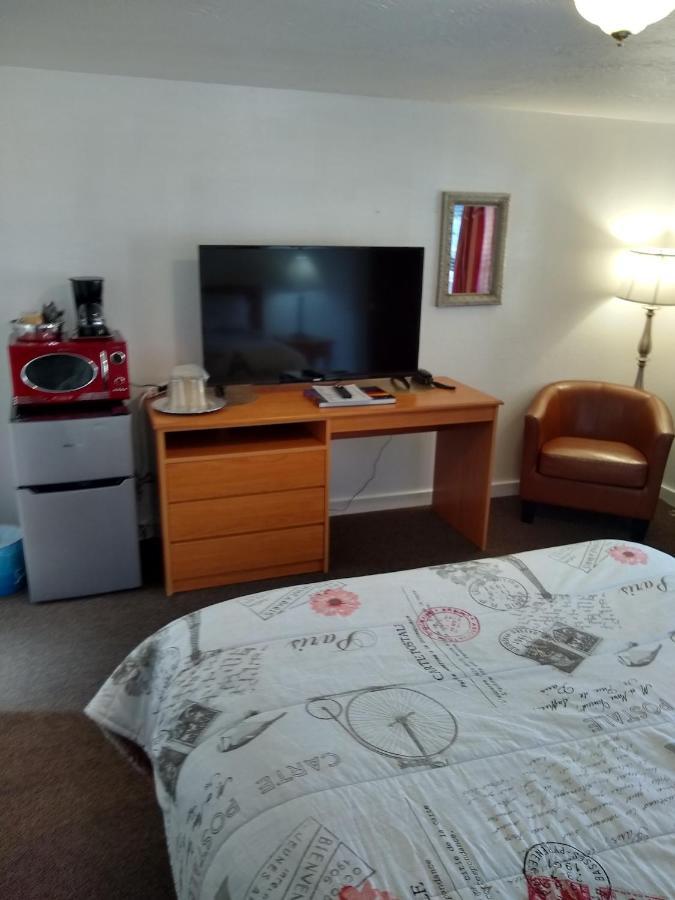 Holiday Motel Bend Εξωτερικό φωτογραφία