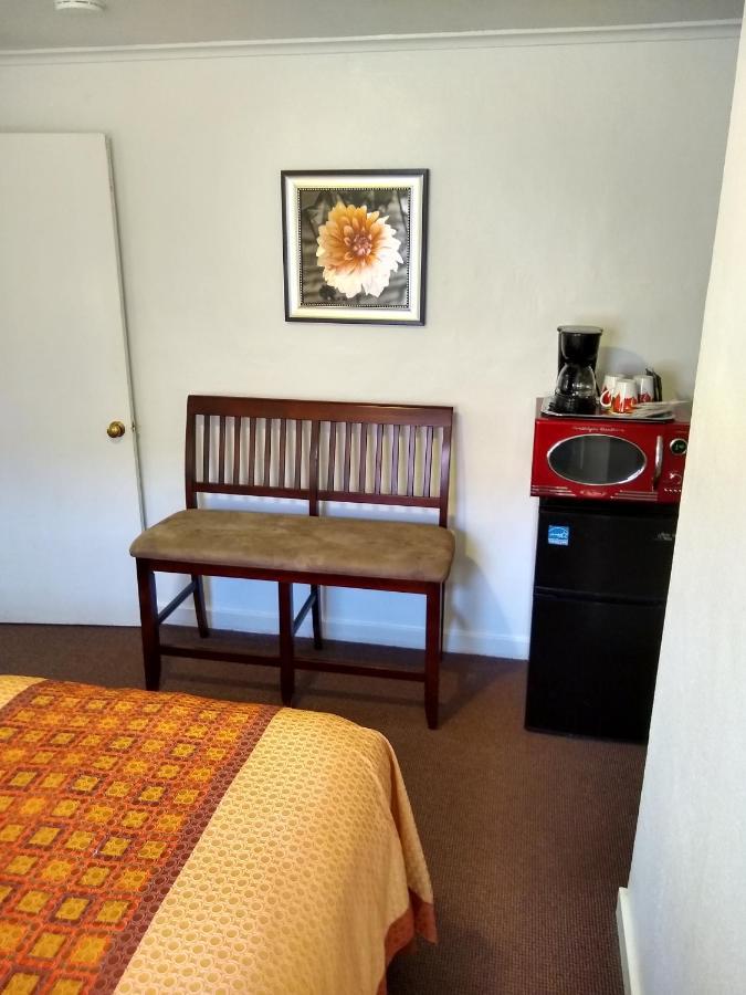 Holiday Motel Bend Εξωτερικό φωτογραφία