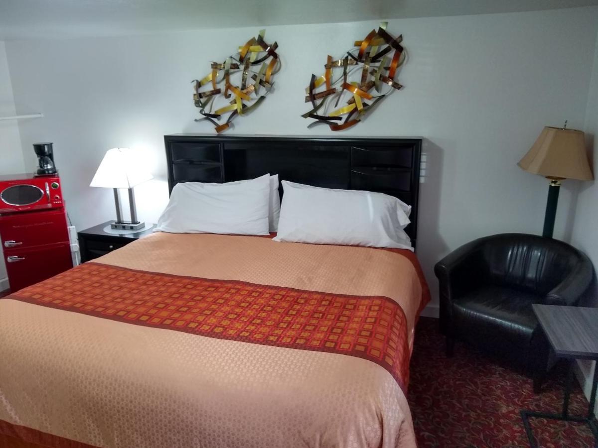 Holiday Motel Bend Εξωτερικό φωτογραφία