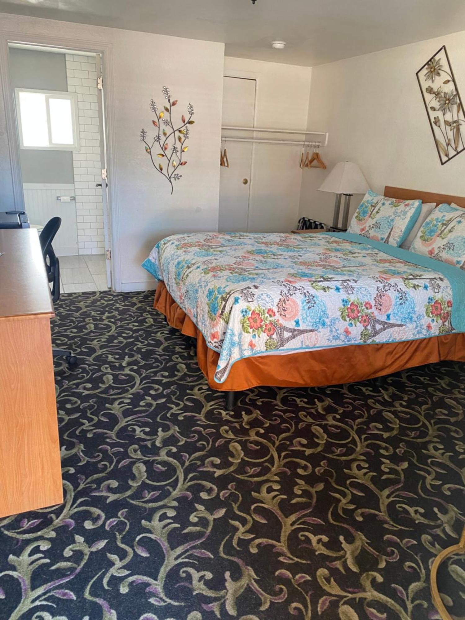 Holiday Motel Bend Εξωτερικό φωτογραφία