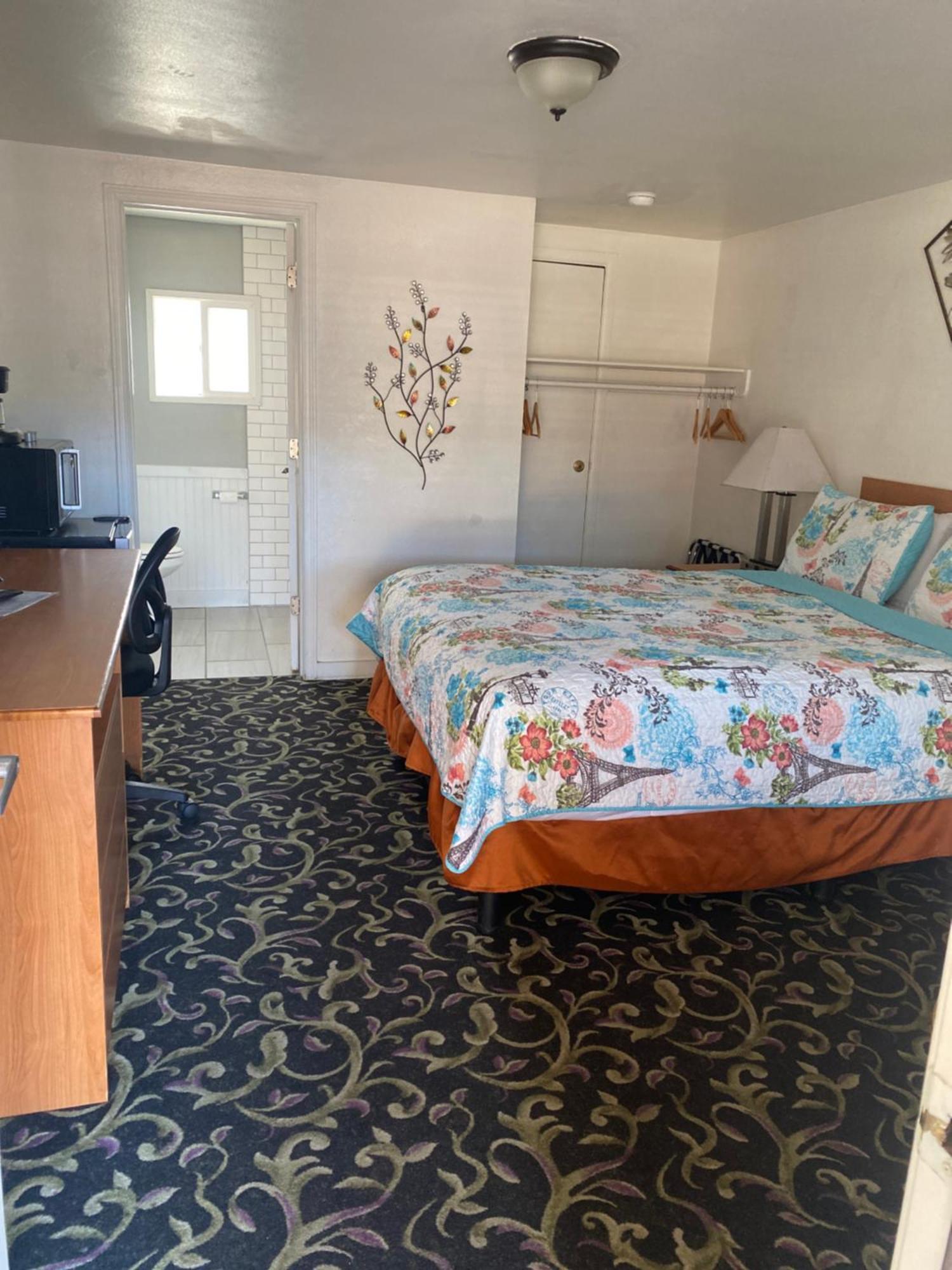 Holiday Motel Bend Εξωτερικό φωτογραφία
