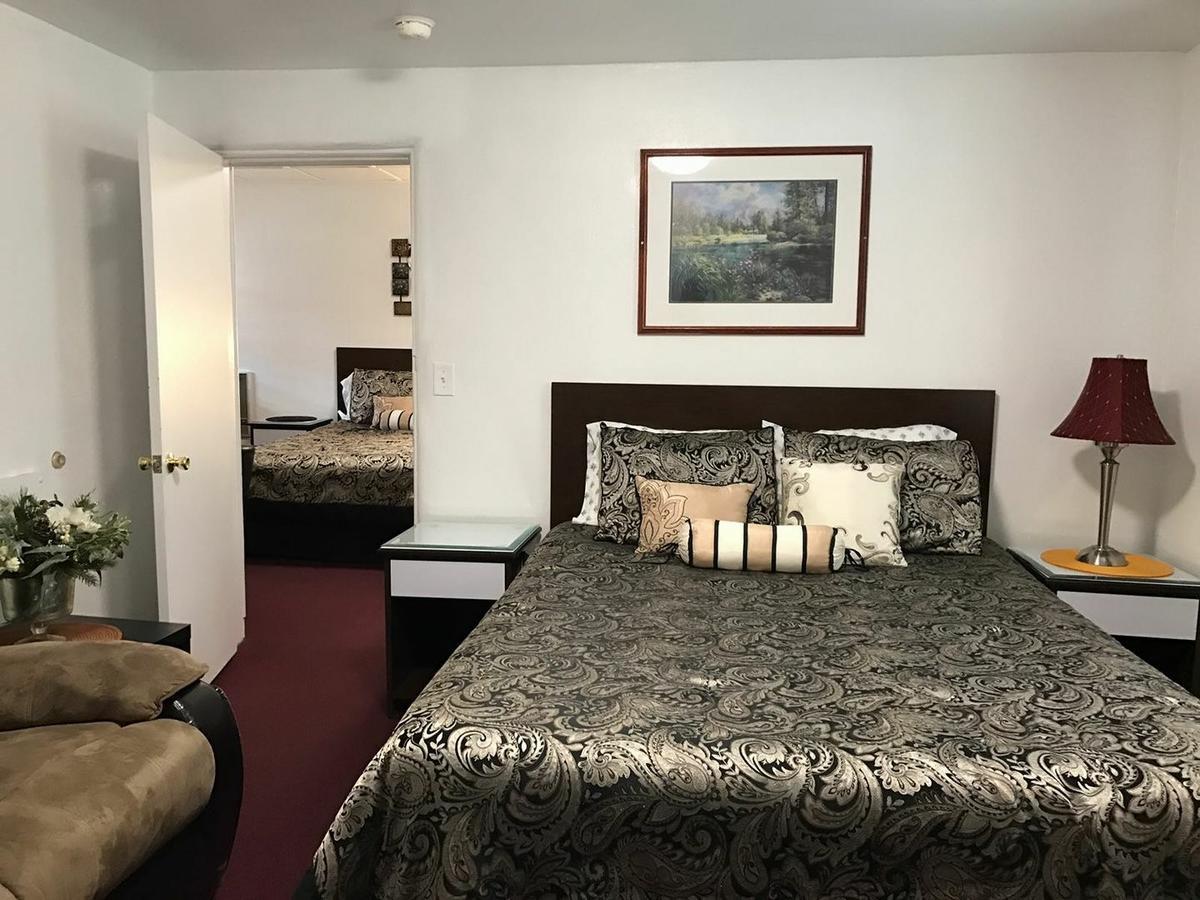 Holiday Motel Bend Εξωτερικό φωτογραφία