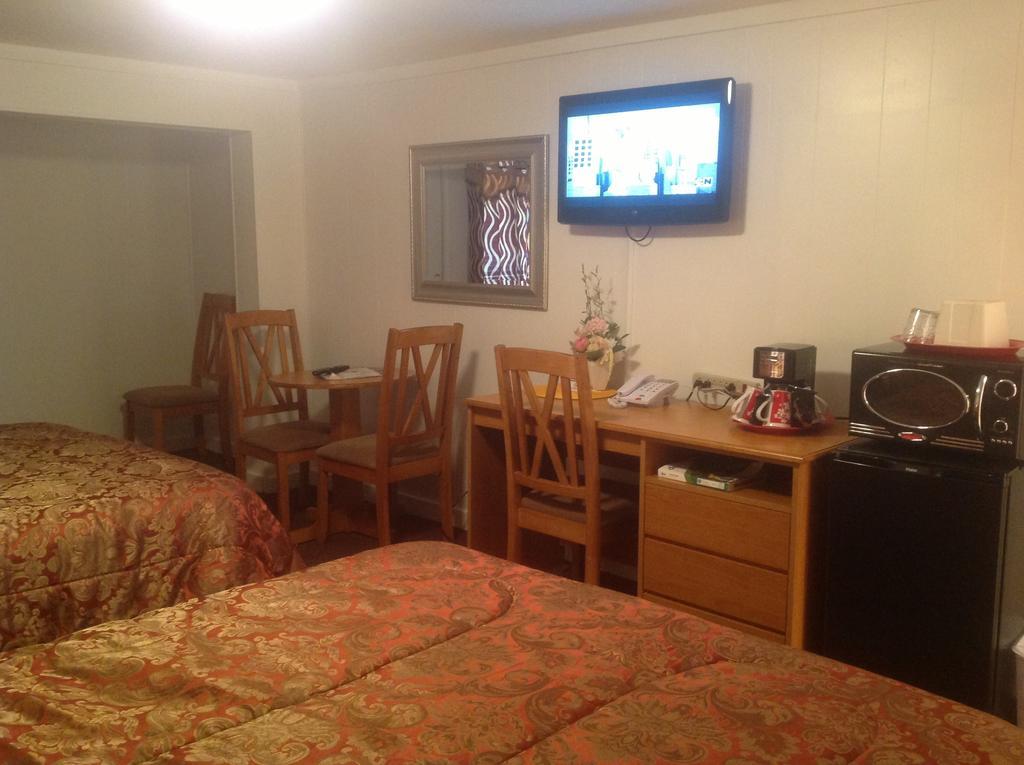 Holiday Motel Bend Εξωτερικό φωτογραφία